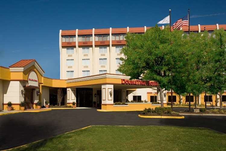 Doubletree By Hilton Princeton Exterior foto